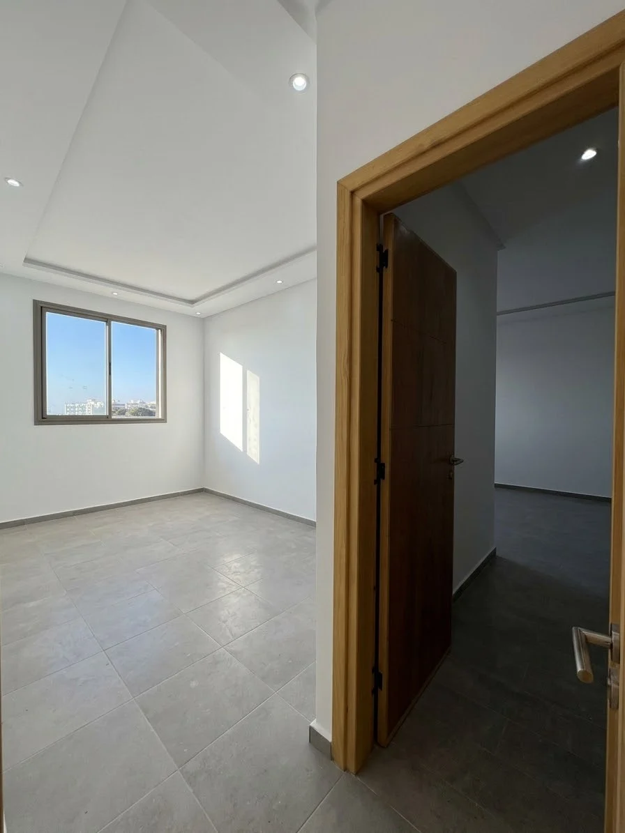 Appartement de Haut Standing avec Terrasse Privée, Jacuzzi & Vue sur Mer !
